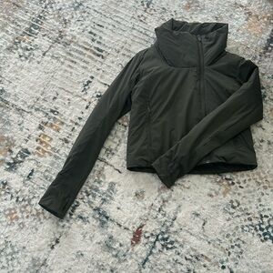GOING TO CONSIGNMENT SOON Lululemon City Sleek Jacket (1st release with zipper)